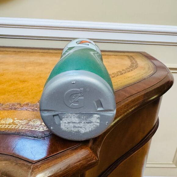 Gatorade Contour Squeeze Water Bottles 32 oz. - Picture 5 of 5